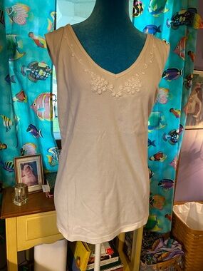 Sleeveless Embroidered V-Neck Women’s Top — White